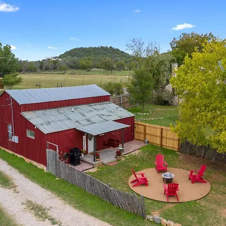 Gorgeous Barn Cabin 10Min From Main St!
